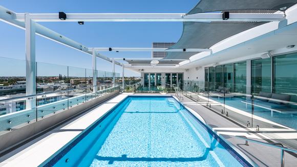 Brand-New Vibrant Perth Escape with Rooftop Bar & Daily Breakfast