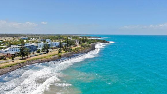 Laidback Tropical Coral Coast Apartment Stay Moments from the Beach