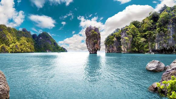 Wonders of Vietnam & Cambodia: 14-Day Tour of Hanoi, Ho Chi Minh City and Angkor Wat with Halong Bay Cruise