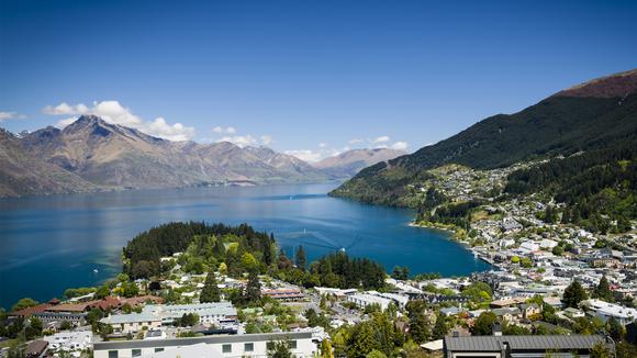 Five-Star Boutique Queenstown Escape with Daily Breakfast & Nightly Drinks