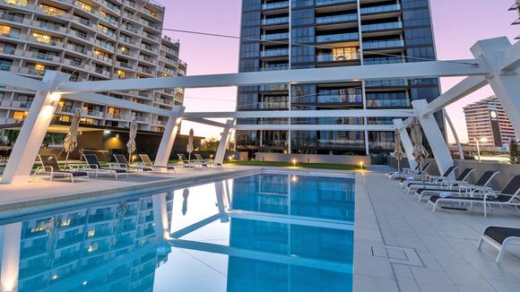 Sun-Kissed Escape in the Heart of the Gold Coast's Iconic Broadbeach