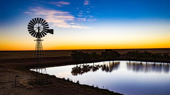 Outback Queensland: 5-Day Luxury Small-Group Tour with Unique Outback Stay & Paddle Wheeler Cruise