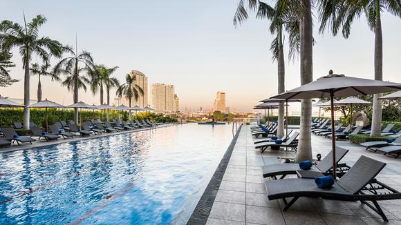 Riverside Bangkok Escape with Daily Club Lounge Access & Cocktails