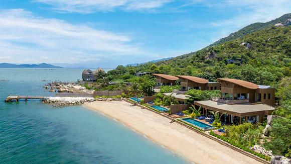 Tranquil Five-Star Jungle Villa Retreat near Nha Trang with Private Beach