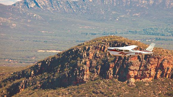 South Australia: 5-Day Small-Group Luxury Air Tour with Lake Eyre, Wilpena Pound & Ikara-Flinders Ranges National Park