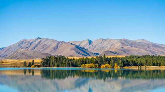 Top-Rated Adults-Only Lake Tekapo Retreat with Hot Springs Pass & Daily Breakfast