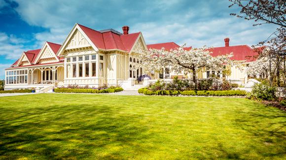 South Island Heritage Escape near Bushy Beach with Evening Drinks