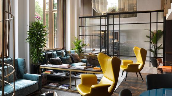 London Five-Star Art Deco Escape near Buckingham Palace with Daily Breakfast