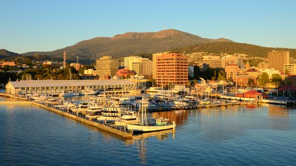 Hobart 2021: 3-Day Small-Group Gin & Whisky Tasting Tour with Twilight Sailing Experience