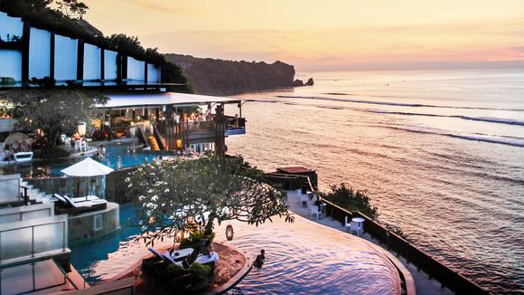 Romantic Cliffside Suites with Gourmet Dining