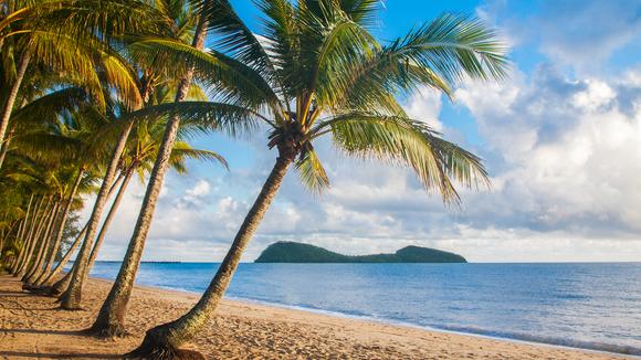 Peaceful Palm Cove Family Apartments Moments from the Beach