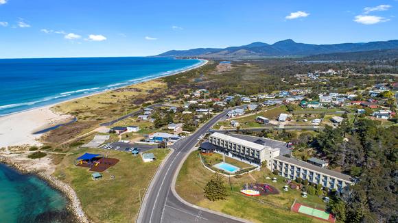 Tasmania East Coast Ocean-View Escape Less than Two Hours from Launceston