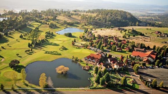 Charming Alpine-Inspired Tamar Valley Stay with Daily Breakfast & Round of Golf