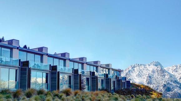 Five-Star Queenstown Retreat Overlooking Lake Wakatipu & The Remarkables