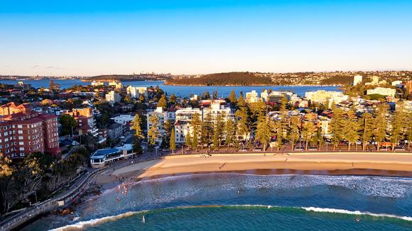 Manly Stylish Beachfront Studio Stay with Daily À La Carte Breakfast