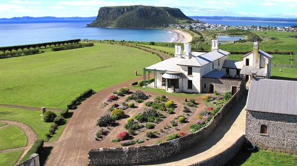 Romantic Escape in Tasmania’s Northwest Coast