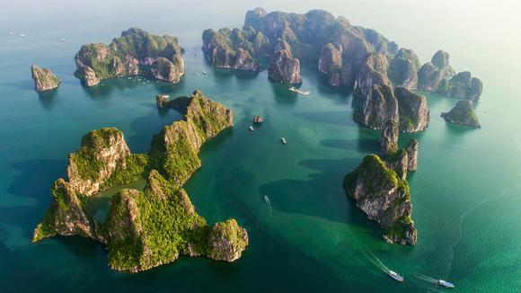 Enchanting Vietnam: A 12-Day Tour Including Halong Bay Cruise and Phu Quoc Island Stay