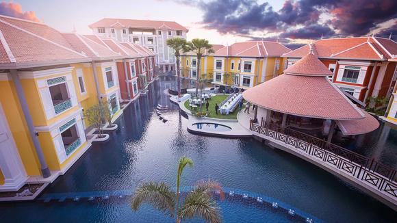 Stylish Artistic Escape Only Minutes From Angkor Wat