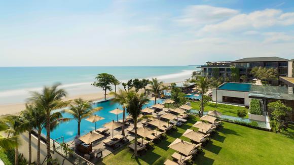 Beachfront Seminyak Suite Escape with Indulgent Dining