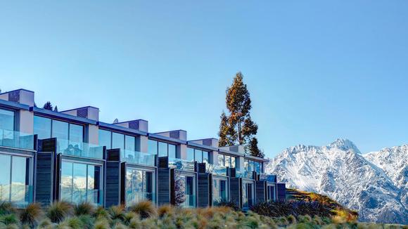 Five-Star Queenstown Retreat Overlooking Lake Wakatipu & The Remarkables