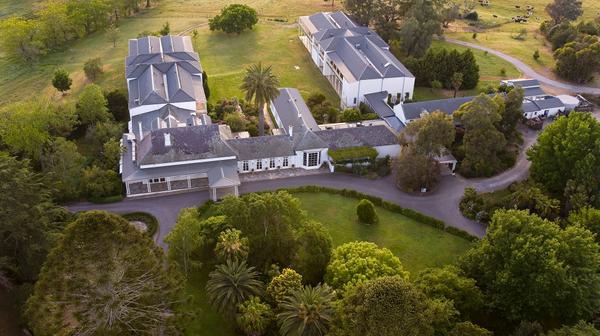 Yarra Valley Romantic Heritage-Listed Suites