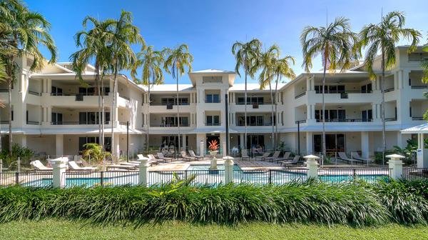 Port Douglas Spacious Self-Contained Apartments moments from Four Mile Beach