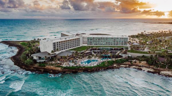 Hawaii Five-Star Oceanfront Oahu Stay with Four Pools & Two Championship Golf Courses