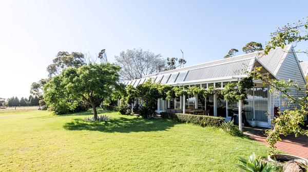 Bellarine Peninsula Private Country Cottage Escape for up to Six Guests