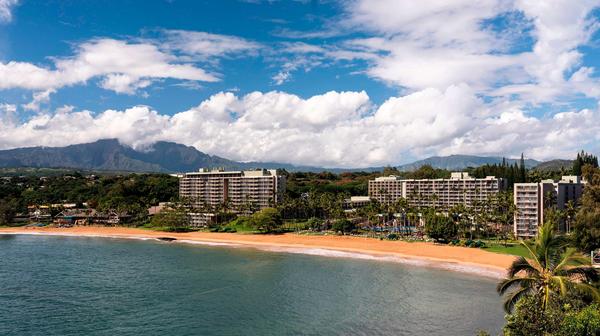 Oceanfront Kauai Resort Overlooking Hanalei Bay with Hawaii's Largest Single-Level Outdoor Pool