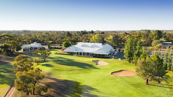 Serene South Australia Riverland Golf Retreat with Daily Breakfast