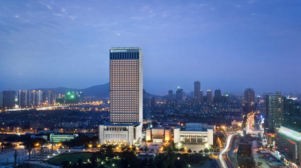 Sophisticated Wuxi Escape Overlooking Taihu Square