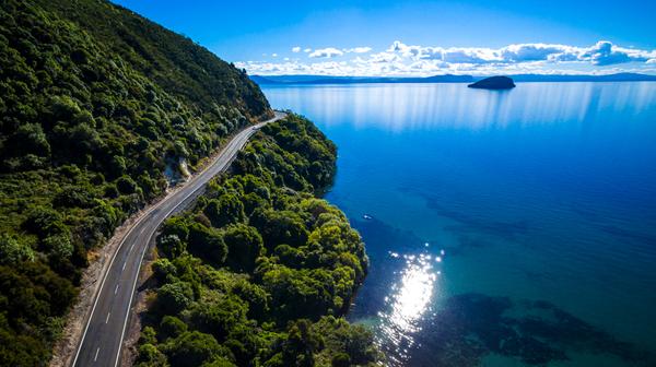 New Zealand's North Island: 7-Day Self-Drive Tour with Napier Wine Tasting, Lake Taupo Cruise & Huka Falls Jet Boat Experience