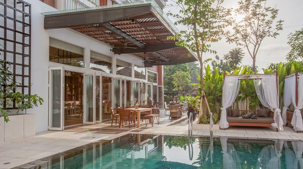 Boutique Bali Hideaway near Sanur Beach with Daily Breakfast & Cocktails