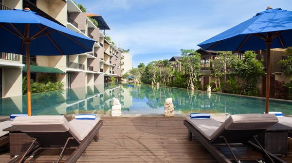 Award-Winning Uluwatu Luxury near Dreamland Beach with Daily Dining