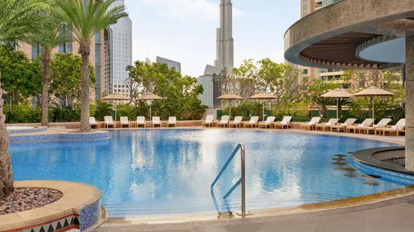 Five-Star Shangri-La Dubai Escape near Burj Khalifa with Rooftop Pool & Swim-Up Bar