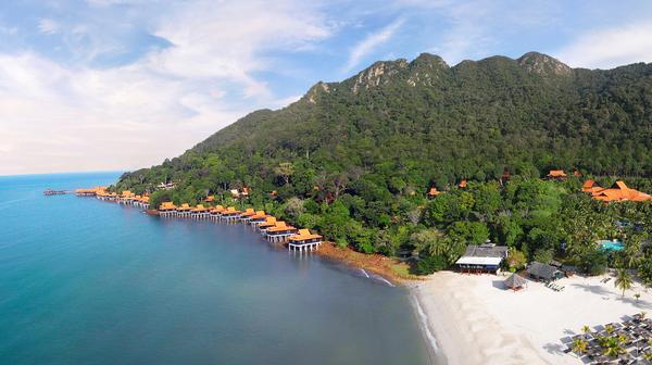 Langkawi Beachfront Chalet Escape with Daily Breakfast & Nightly Free-Flow Drinks