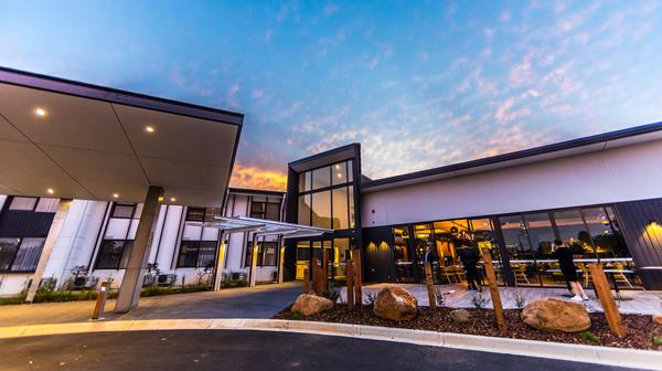 Regional NSW Boutique Stay in the Heart of Orange