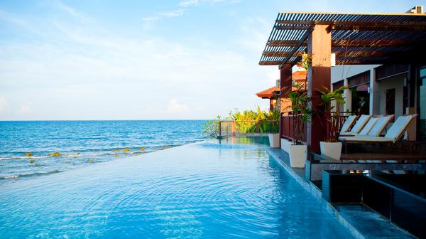 Boutique Beachfront Koh Samui Escape with All-Inclusive Dining, Daily Cocktails & Roundtrip Transfers