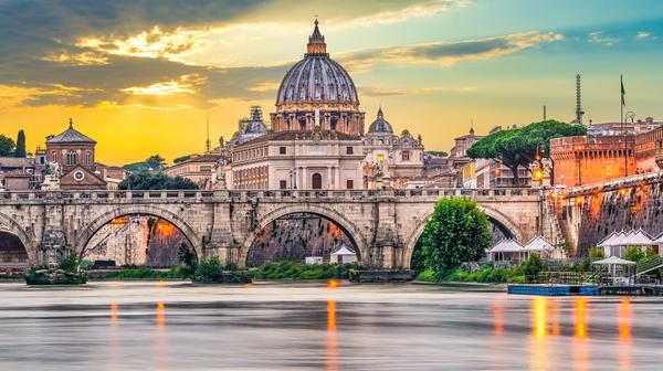 Italy by First-Class Rail: 7-Day Train Tour from Rome to Sorrento with Pompeii Visit & Amalfi Coast Cruise