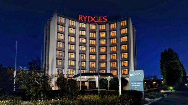 Stylish Rydges Geelong Retreat near Corio Bay with Daily Breakfast