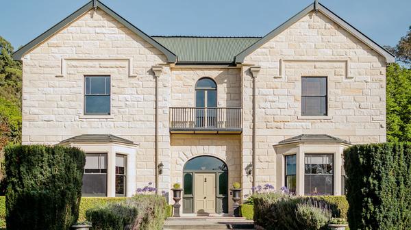 Heritage-Listed South Island Oamaru Escape with Sea Views