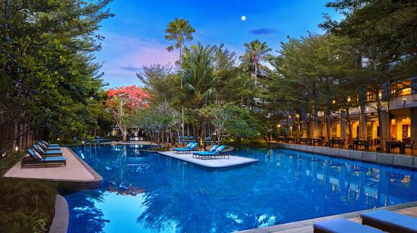 Five-Star Nusa Dua Marriott Resort with Daily Breakfast, Private Beach Club & One-Way Private Airport Transfer