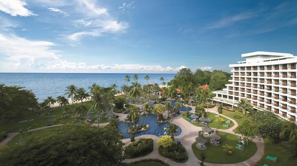 Penang Family-Friendly Shangri-La Escape on Batu Ferringhi Beach