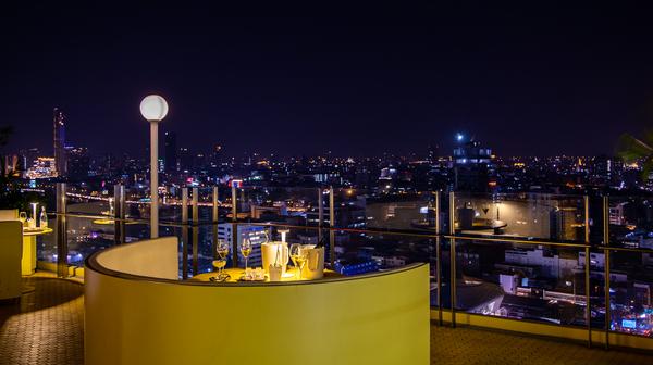 Bangkok Designer Escape with Daily À La Carte Breakfast, VIP Club Lounge Access & Nightly Cocktails