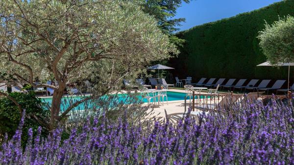 Five-Star Avignon Historic Farmhouse in Captivating Provence with Michelin-Starred Restaurant