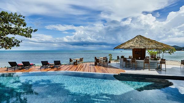 Beachfront Koh Samui Luxury with Daily Breakfast & Nightly Cocktails