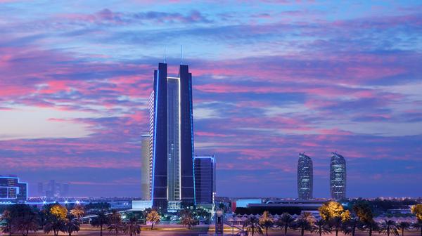 Five-Star City Glamour in the Heart of Abu Dhabi with Rooftop Pool & Bar