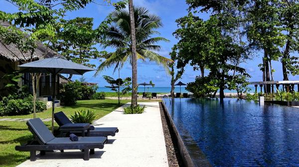 Romantic Khao Lak Beachfront Retreat with Ocean-View Infinity Pool