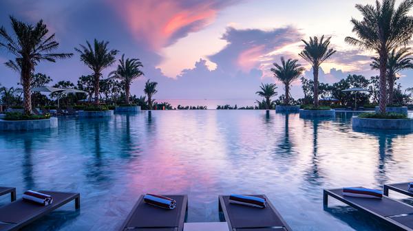 Five-Star Mövenpick Vietnam Beachfront Retreat with Daily Breakfast, Nightly Drinks & Roundtrip Transfers