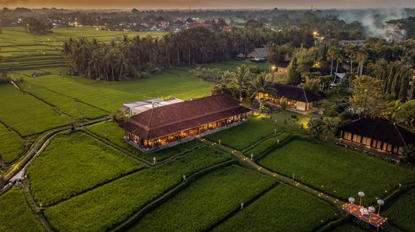 Five-Star Ubud Suite Hideaway with Daily breakfast, Nightly Free-Flow Cocktails, Three-Course Dinner & Hot Air Balloon Ride